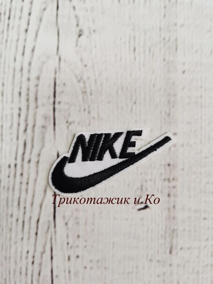 Шеврон Nike. Нашивка Nike Air для кроссовок. Нашивки найк левая и правая. Нашивка найк